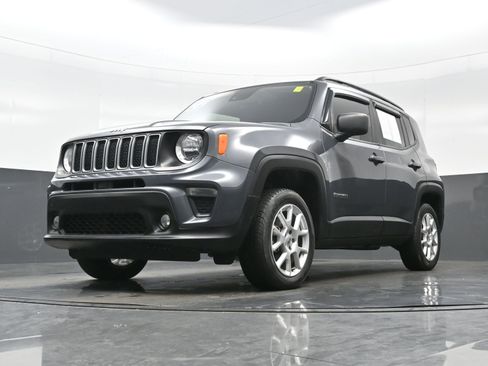 Used 2022 Jeep Renegade Latitude AWD/4WD image 27