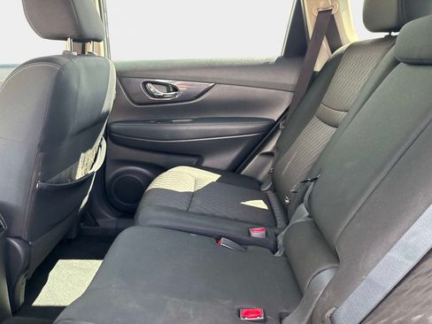 Used 2020 Nissan Rogue SV FWD image 13