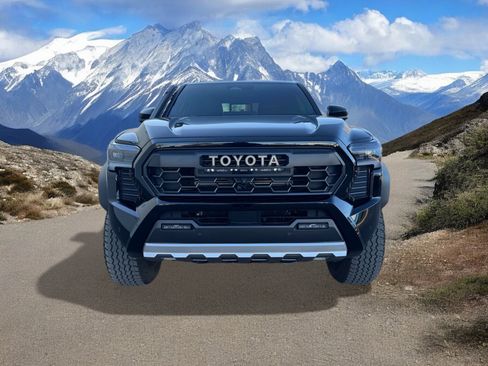 Used 2024 Toyota Tacoma Trailhunter image 8