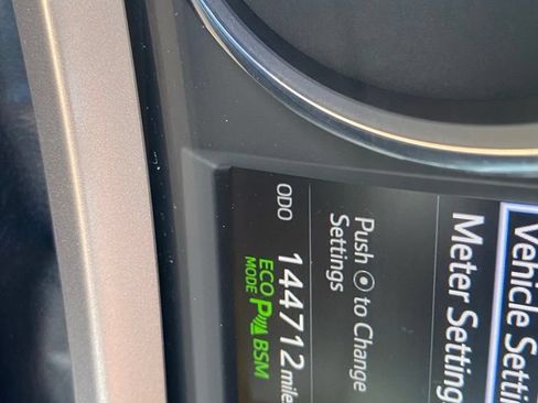 Used 2016 Toyota RAV4 XLE AWD/4WD image 5