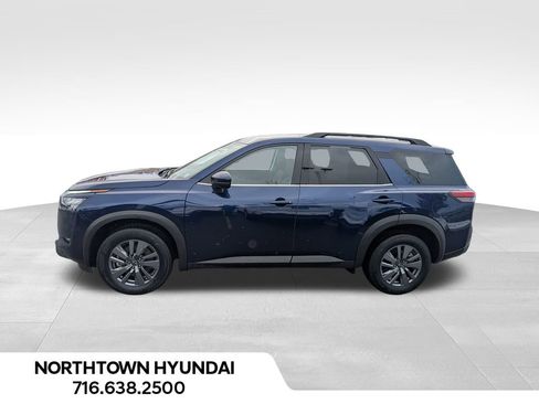 Used 2025 Nissan Pathfinder SV image 11