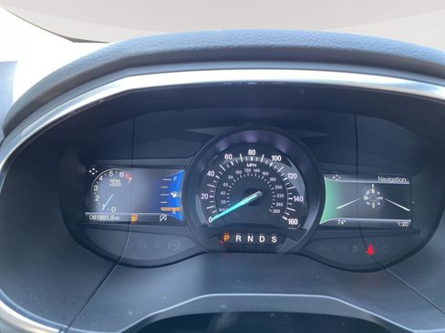 Used 2019 Ford Edge Titanium w/ Equipment Group 301A AWD/4WD image 2