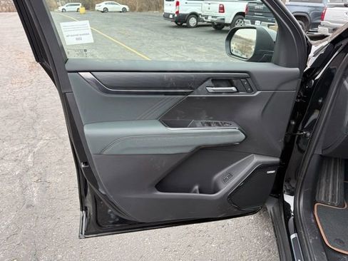 New 2026 GMC Acadia AT4 w/ Luxury Package AWD/4WD image 12
