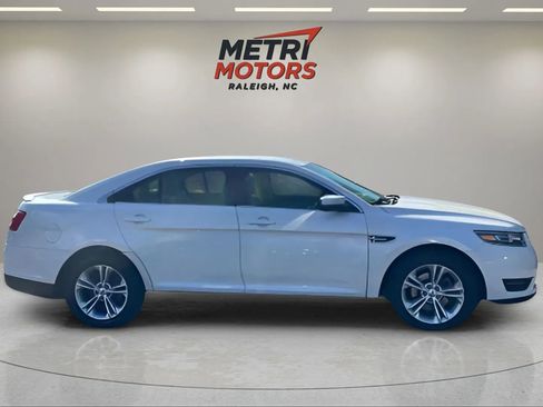 Used 2015 Ford Taurus SEL w/ Equipment Group 201A image 8