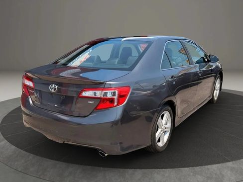 Used 2012 Toyota Camry SE FWD image 4