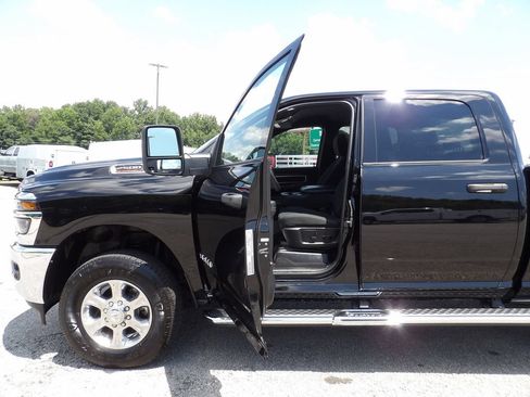 Used 2026 RAM 2500 Big Horn AWD/4WD image 13