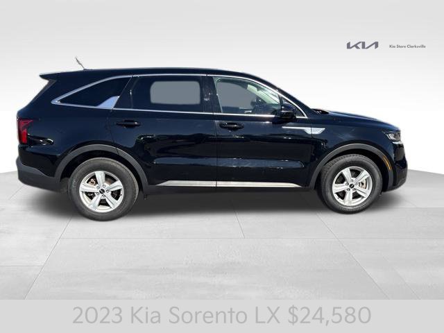 Certified 2023 Kia Sorento LX FWD image 9