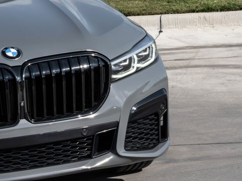 Certified 2022 BMW 740i 740i w/ M Sport Package image 6