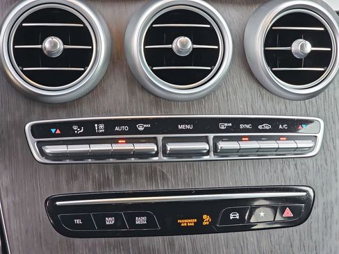 Used 2022 Mercedes-Benz GLC 300 image 27