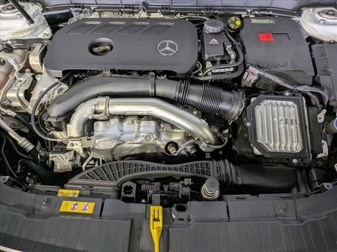 Certified 2025 Mercedes-Benz GLB 250 image 25
