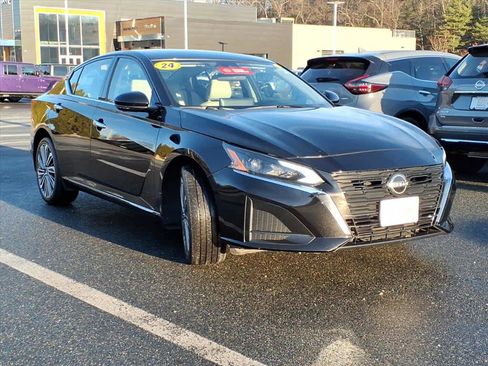 Used 2024 Nissan Altima 2.5 SL image 2