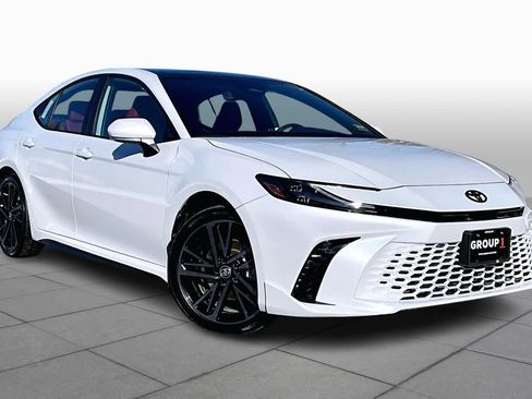 Used 2026 Toyota Camry XSE image 3