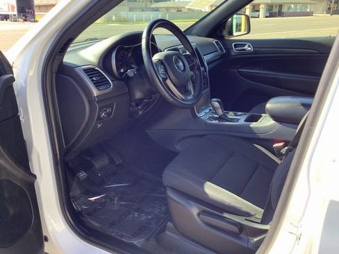Used 2018 Jeep Grand Cherokee Laredo image 7
