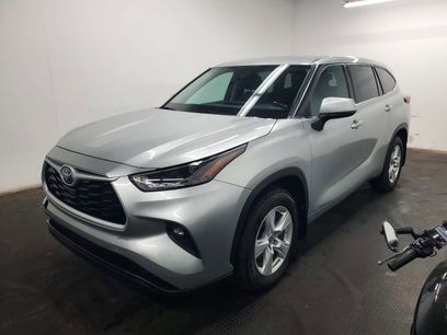 Used 2022 Toyota Highlander LE