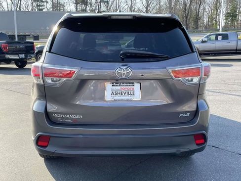 Used 2015 Toyota Highlander XLE image 4