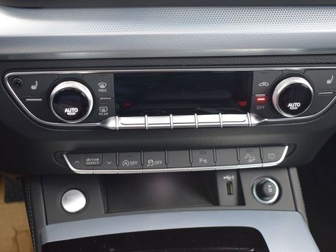 Certified 2025 Audi Q5 2.0T Premium Plus w/ Premium Plus Package image 32