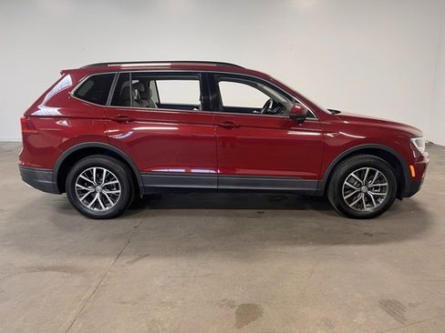 Used 2019 Volkswagen Tiguan SE image 2