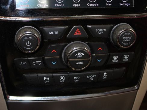 Used 2020 Jeep Grand Cherokee Limited w/ Luxury Group II image 43