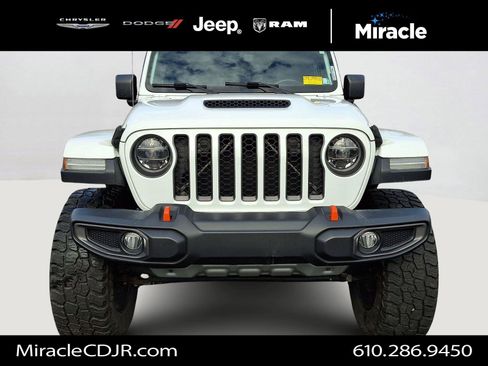 Certified 2020 Jeep Gladiator Mojave image 2