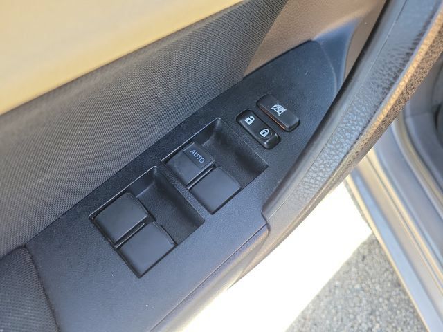 Used 2016 Toyota Corolla LE FWD image 16
