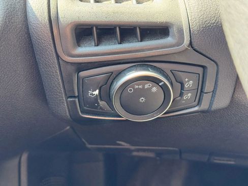 Used 2018 Ford Focus S FWD image 30