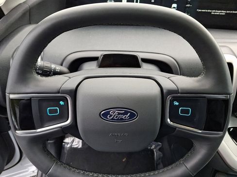 Used 2025 Ford Expedition Active AWD/4WD image 20