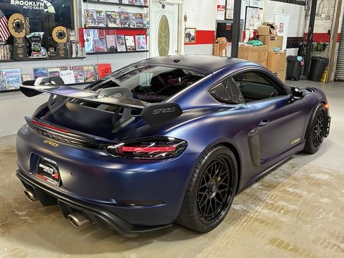 Used 2025 Porsche 718 Cayman GT4 RS RWD image 12