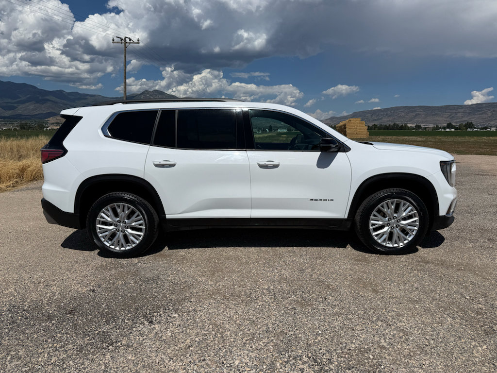 Used 2024 GMC Acadia Elevation AWD/4WD image 8