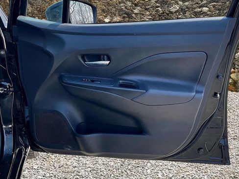 Used 2023 Nissan Versa SV image 19