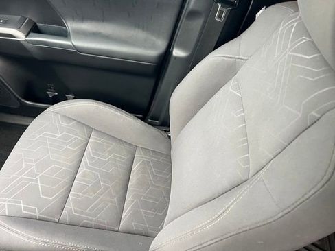 Used 2017 Toyota Tacoma TRD Off-Road w/ Tow Package (A/T) image 14