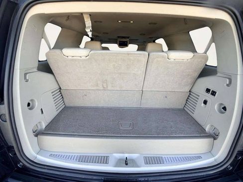 Used 2016 Cadillac Escalade Luxury AWD/4WD image 8