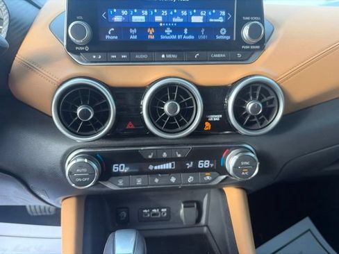 Used 2025 Nissan Sentra SV w/ SV Premium Package FWD image 23