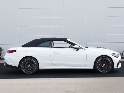 Used 2025 Mercedes-Benz CLE 450 4MATIC Cabriolet image 13