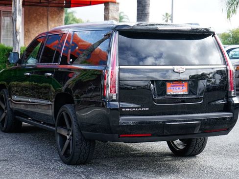 Used 2016 Cadillac Escalade ESV Platinum AWD/4WD image 7