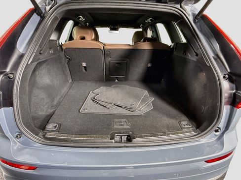 Used 2023 Volvo XC60 B5 Plus FWD image 35