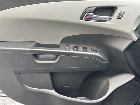 Used 2014 Chevrolet Sonic LT image 22