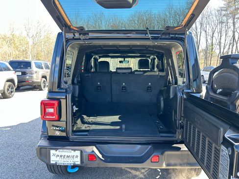 Used 2023 Jeep Wrangler Sahara w/ Cold Weather Group image 29