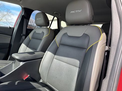 Used 2024 Chevrolet Trax ACTIV w/ Driver Confidence Package image 32