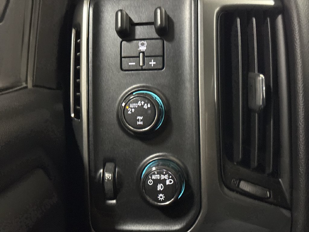 Used 2017 Chevrolet Silverado 1500 LT w/ All Star Edition AWD/4WD image 18