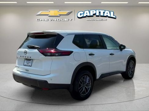 Used 2025 Nissan Rogue S FWD image 6