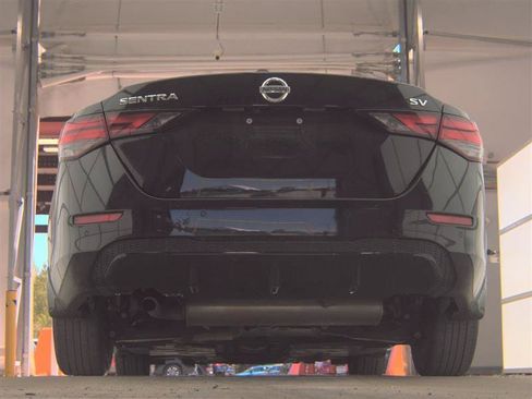 Used 2021 Nissan Sentra SV FWD image 4
