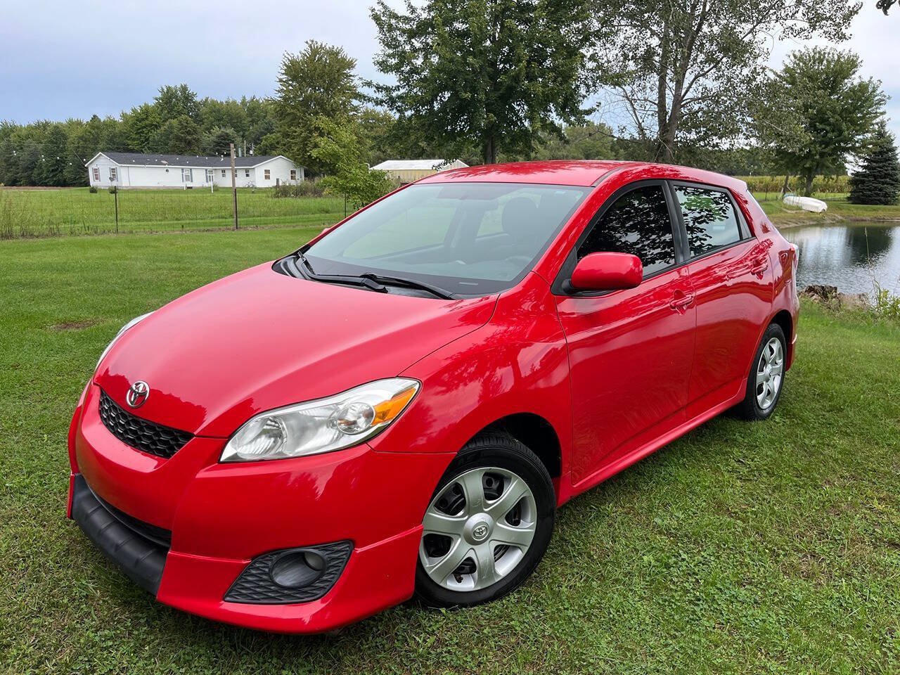 Used 2010 Toyota Matrix w/ PWR Pkg FWD image 1