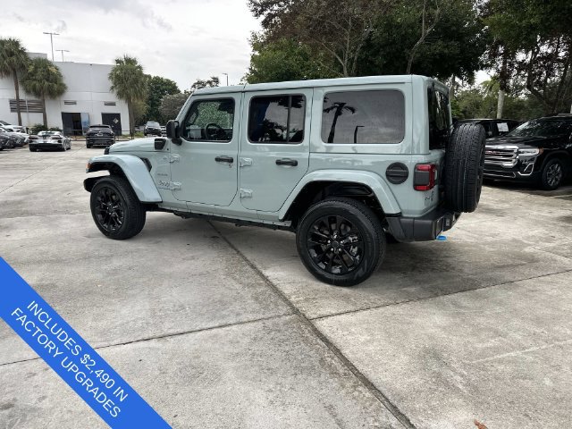 Used 2024 Jeep Wrangler Unlimited Sahara AWD/4WD image 33