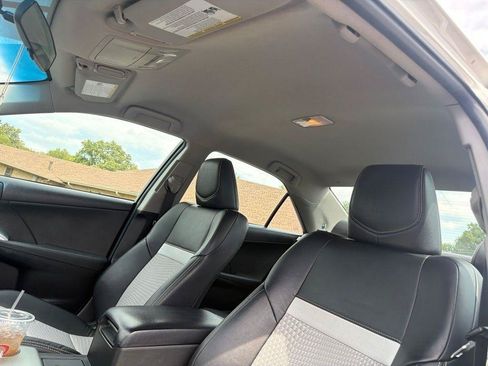 Used 2012 Toyota Camry SE FWD image 11