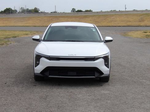 Certified 2025 Kia K4 EX FWD image 3