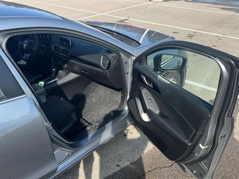 Used 2014 MAZDA MAZDA3 i Touring image 16