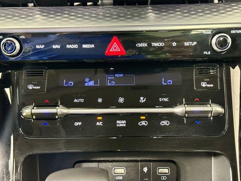 Used 2023 Kia Carnival SX Prestige FWD image 16