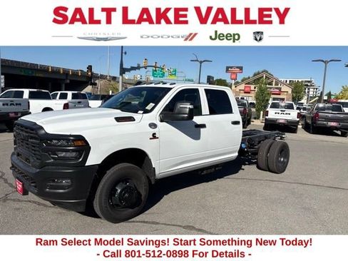 New 2025 RAM 3500 Tradesman image 4