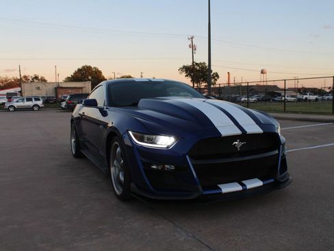 Used 2015 Ford Mustang Coupe image 7