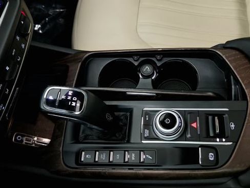 Used 2023 Maserati Levante GT AWD/4WD image 68